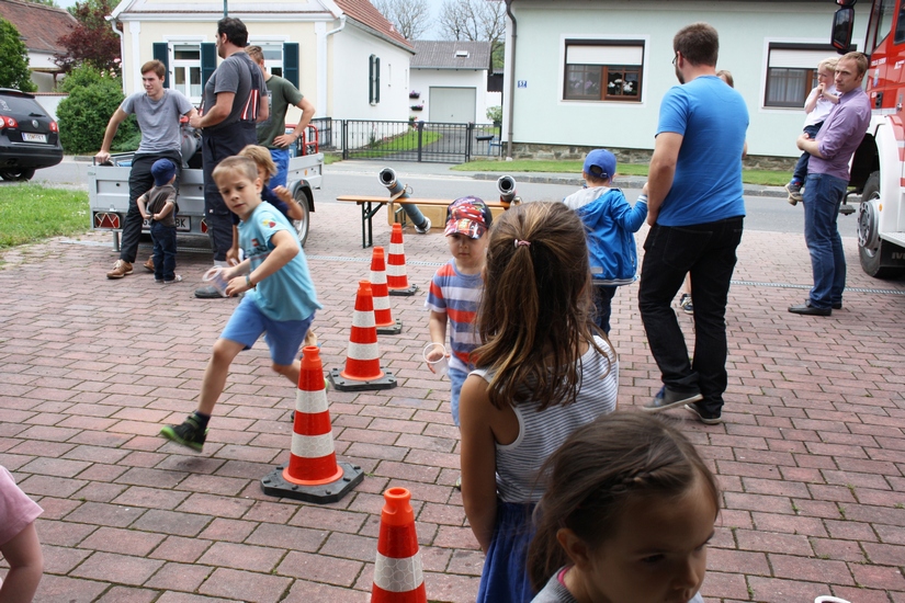 Eltern-Kind-Zentrum Uhudlerland zu Besuch, 05.06.2016